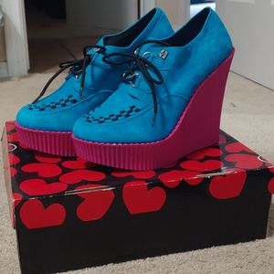 TUK blue/pink creeper wedges